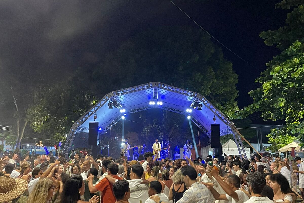Público lotado em show da banda